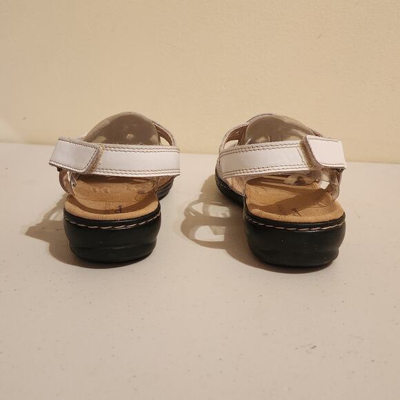 Clarks Women's Sz 8.5 Leisa Janna Sandal White Leather Strappy Boho Comfort Sole - Picture 6 of 11